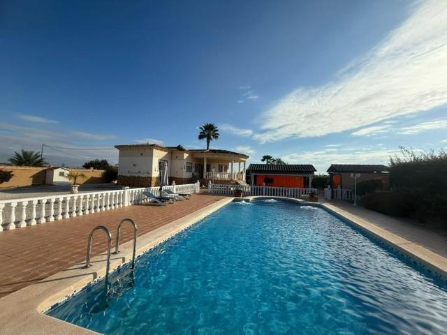 Chalet en venta en Catral, Catral photo 0