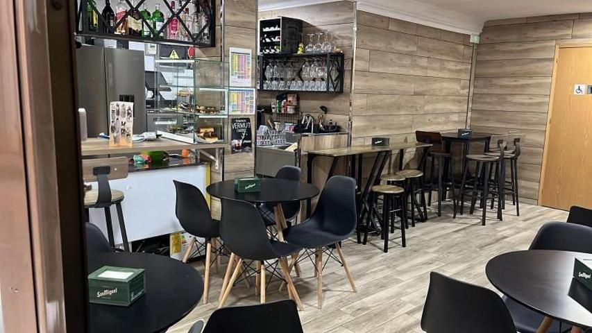 Local comercial en venta en Antequera, Centro photo 0