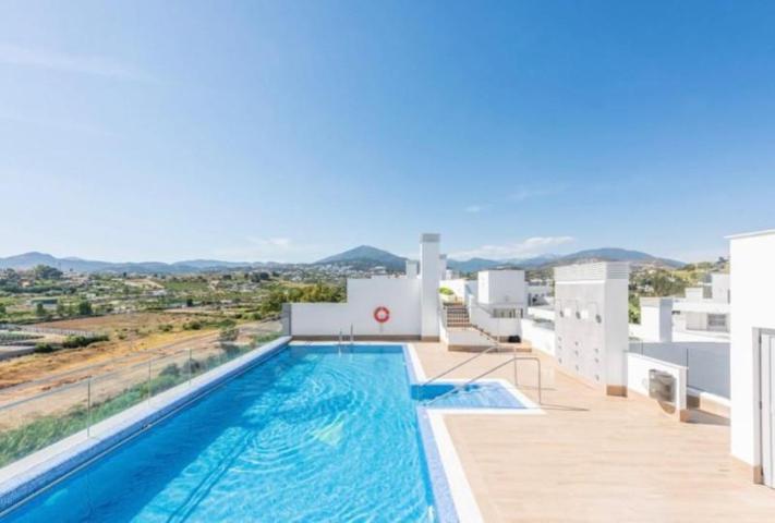 Apartamento en venta en Marbella, Nueva Andalucia photo 0