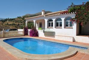 Casa con terreno en venta en Cómpeta, Competa photo 0