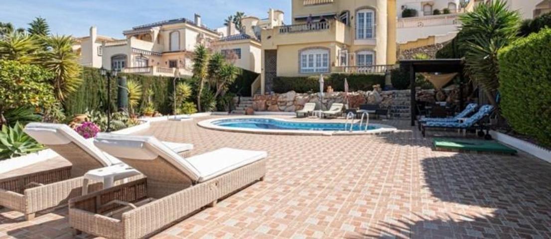 Chalet en venta en Orihuela Costa, Las Ramblas photo 0