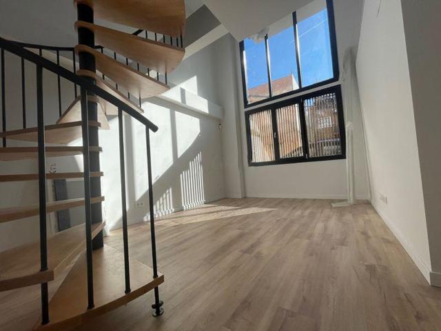 Apartamento en venta en Santa Coloma de Gramenet photo 0