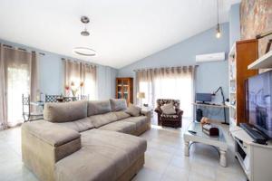 Casa en venta en Gabias photo 0