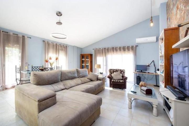 Casa en venta en Gabias photo 0