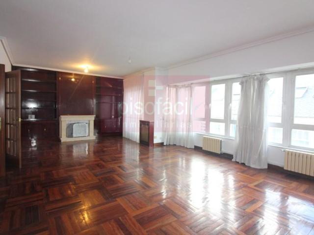 Piso en venta en Lugo photo 0