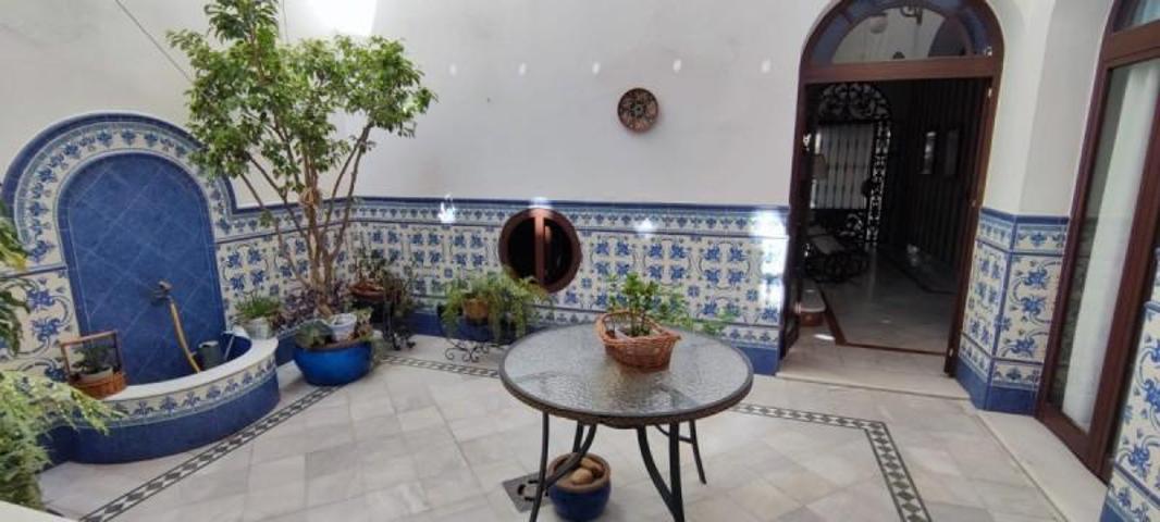 Casa en venta en Alcalá de Guadaira, Zona Centro photo 0