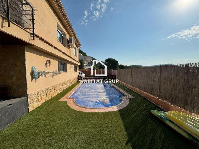 Chalet en venta en Tordera photo 0