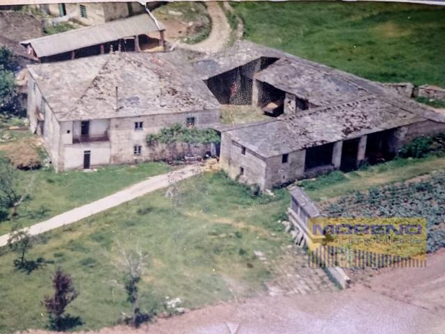 Casa con terreno en venta en Sarria photo 0