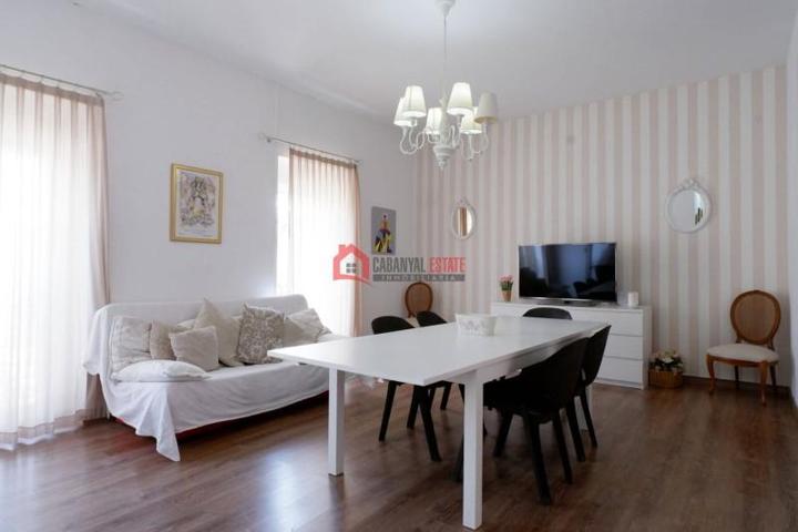 Apartamento en venta en Valencia, El Cabanyal-El Canyamelar photo 0