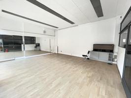 Local comercial en venta en Torelló photo 0