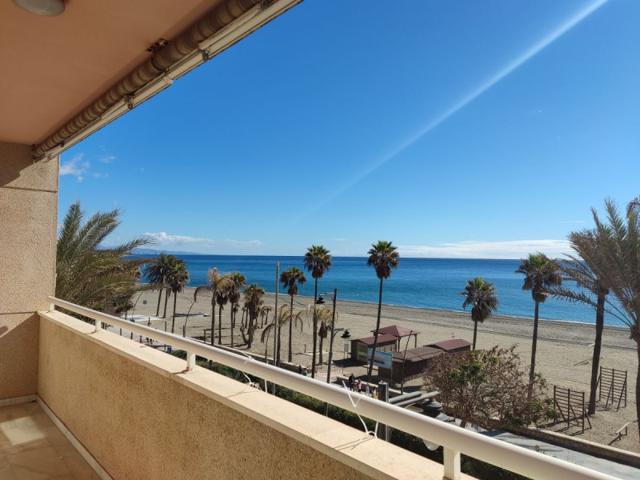 Piso en venta en Estepona, Avda. Espana - Paseo Maritimo photo 0