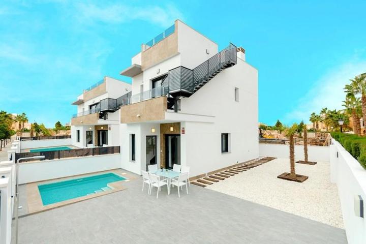 Piso en venta en Torrevieja, Torrevieja photo 0