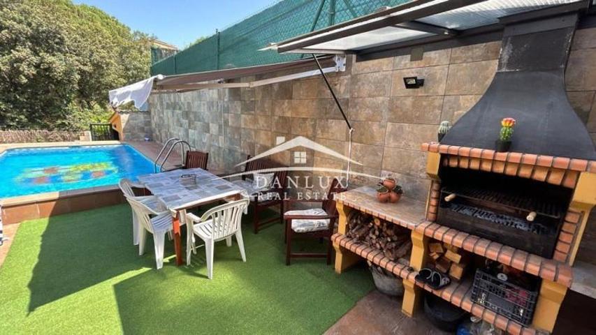 Casa en venta en Lloret de Mar, Los Pinares photo 0