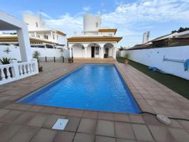Chalet en venta en Ayamonte, Villa Antonia photo 0