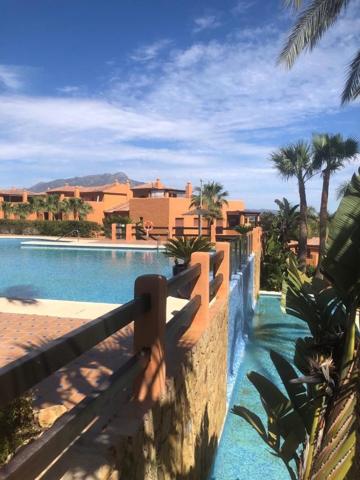 Apartamento en venta en Benahavís, Benahavis photo 0