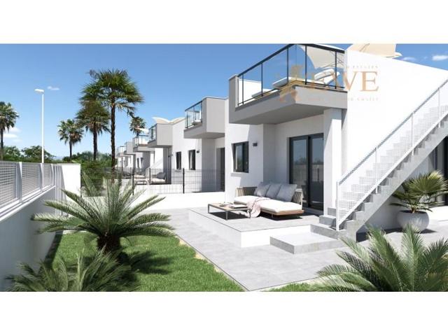 Adosada en venta en Denia photo 0