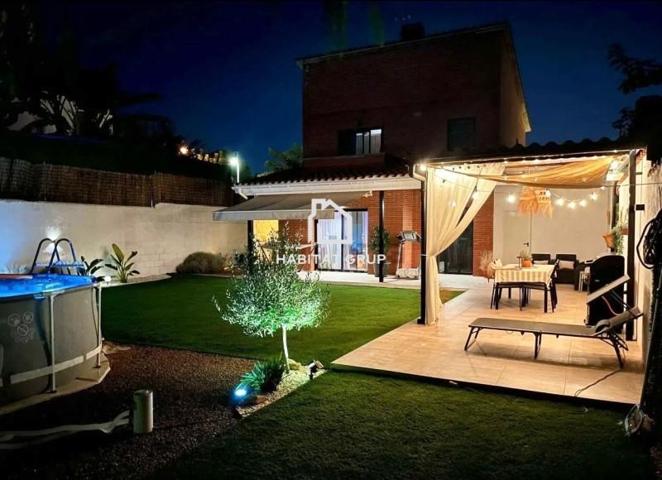 Chalet en venta en Roda de Barà photo 0