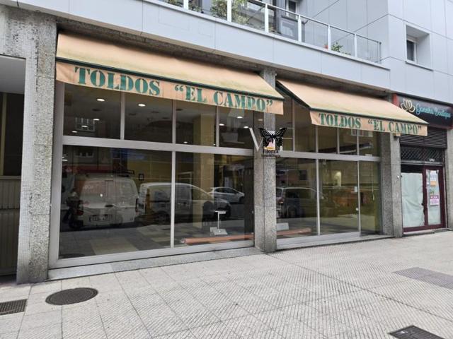 Local comercial en venta en Oviedo, Valentin Masip photo 0