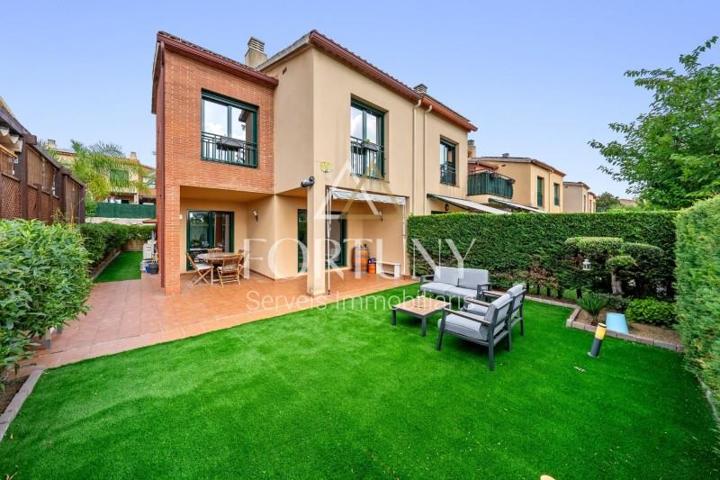 Adosada en venta en Reus, Aigüesverds photo 0