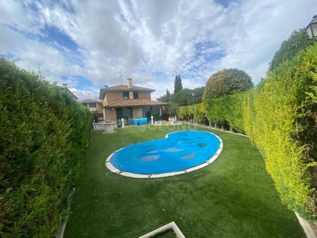 Chalet en venta en Ollauri photo 0