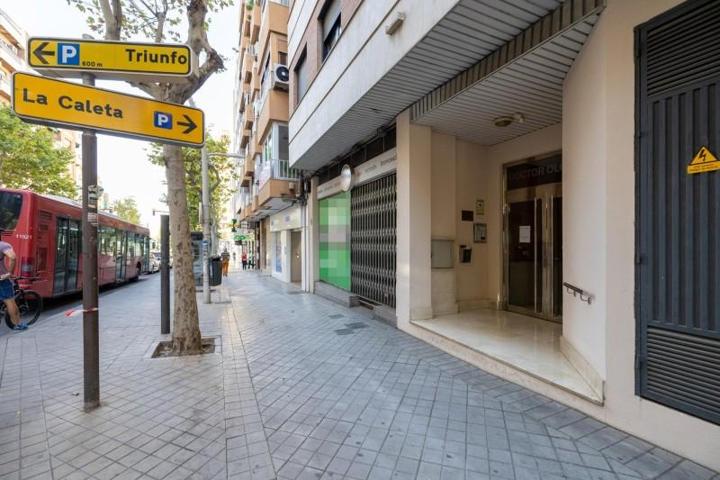 Local comercial en venta en Granada, Doctor Oloriz photo 0