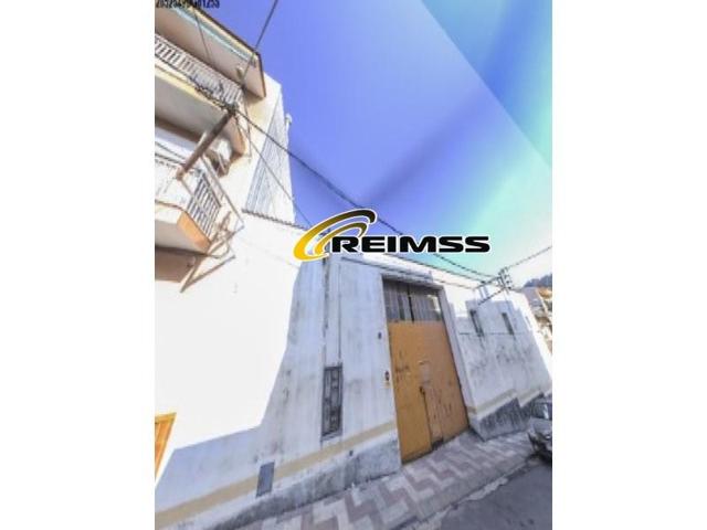 Nave industrial en venta en Blanes photo 0