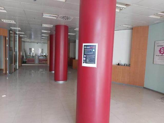 Local comercial en venta en Loja, Loja photo 0