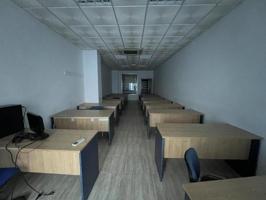 Local comercial en venta en Granada, La Chana photo 0