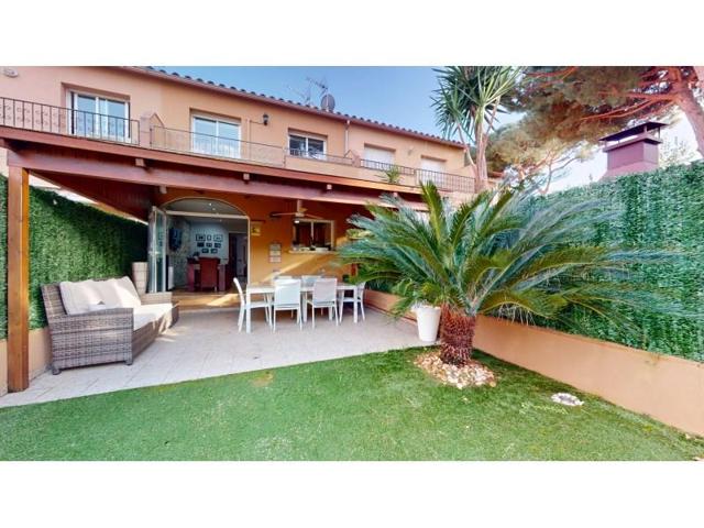 Casa en venta en Castell-Platja d'Aro photo 0