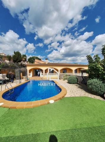 Chalet en venta en Lloret de Mar photo 0