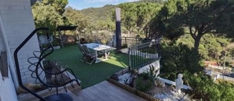 Casas de pueblo en venta en Sant Cebrià de Vallalta photo 0