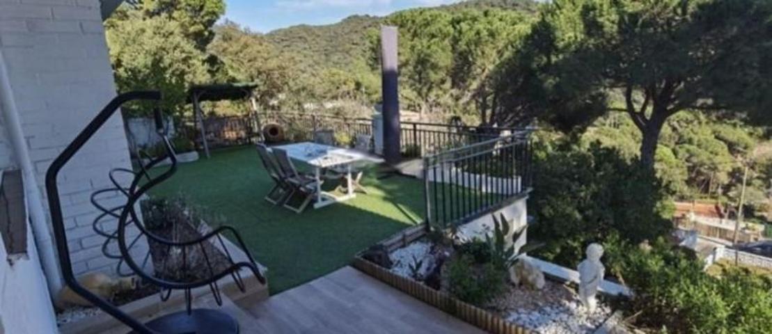 Casas de pueblo en venta en Sant Cebrià de Vallalta photo 0