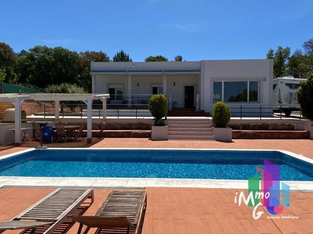 Casa en venta en Vidreres, Vidreres photo 0