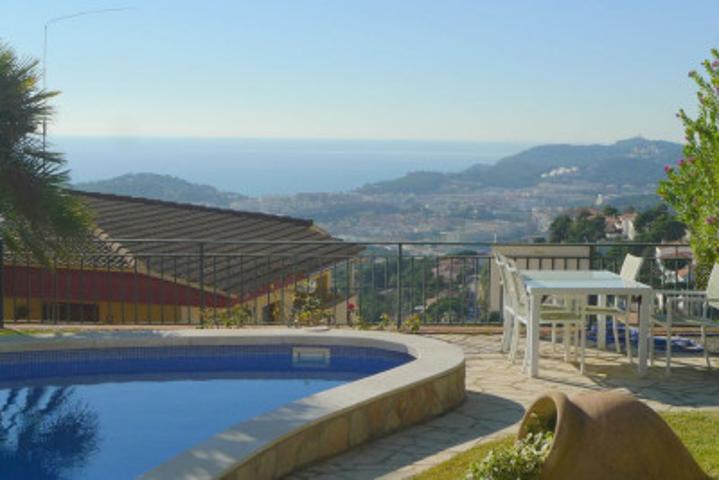 Casa en venta en Lloret de Mar, Roca Grossa photo 0