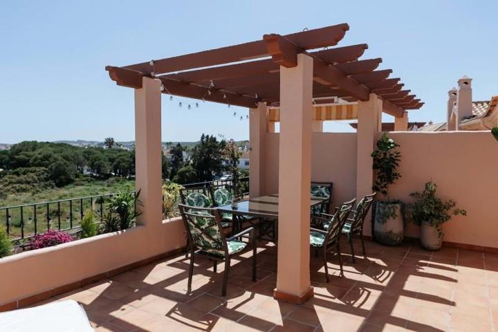 Aticos en venta en Manilva, La Duquesa photo 0