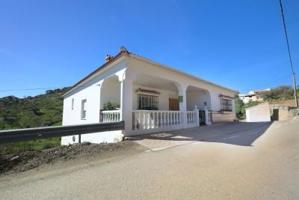 Chalet en venta en Viñuela, Vinuela photo 0