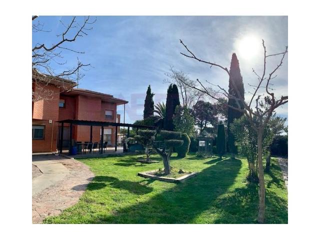 Casa en venta en Zaragoza photo 0