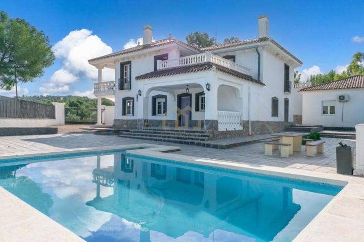 Chalet en venta en Yecla, Yecla photo 0