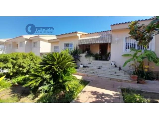 Chalet en venta en Benidorm photo 0