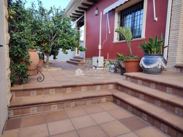 Chalet en venta en Albatera, LAS LOMAS photo 0