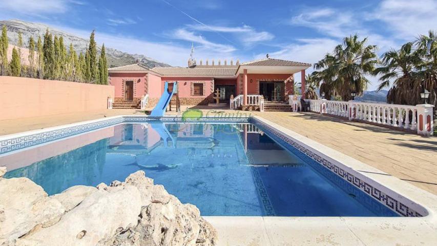 Casa con terreno en venta en Canillas de Aceituno, Canillas De Aceituno photo 0