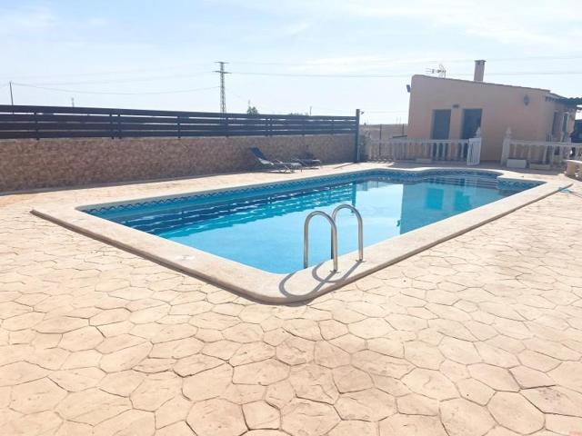 Casa con terreno en venta en Crevillent, Crevillent photo 0