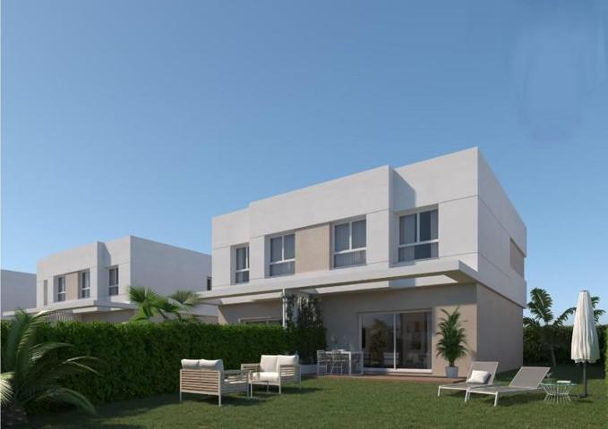 Adosada en venta en Vélez-Málaga photo 0