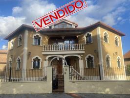 Chalet en venta en Arroyo de la Encomienda, La Vega photo 0