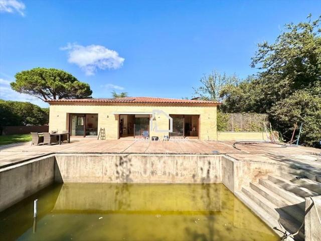 Chalet en venta en Caldes de Malavella photo 0