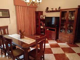Casa en venta en Brenes, Brenes photo 0