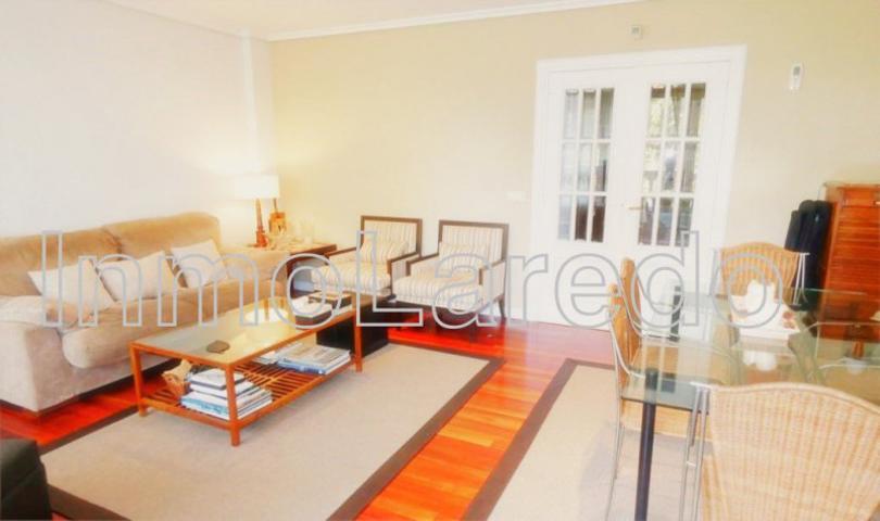 Piso en venta en Laredo, Primera Linea photo 0