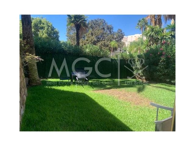 Apartamento en venta en Marbella, Las Brisas photo 0