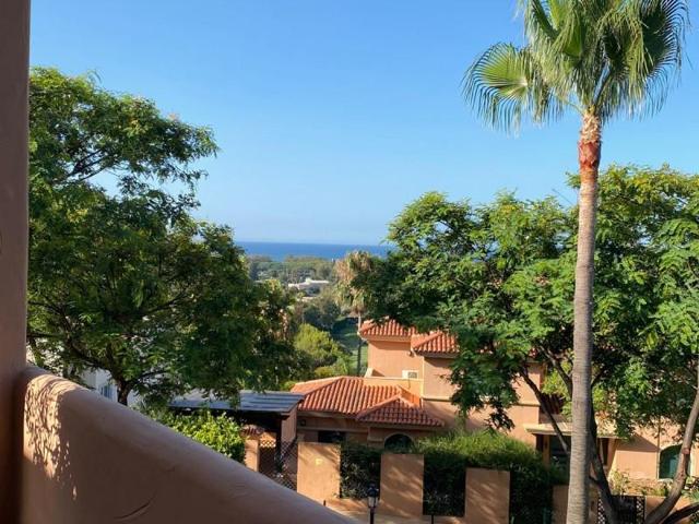 Apartamento en venta en Marbella, Marbella Este photo 0