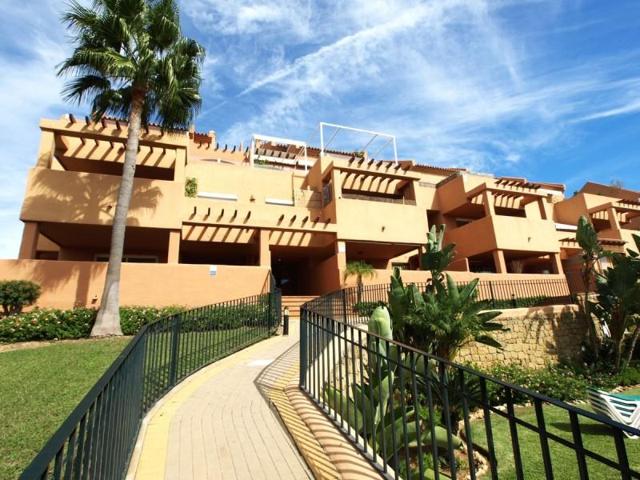 Apartamento en venta en Marbella, Marbella Este photo 0